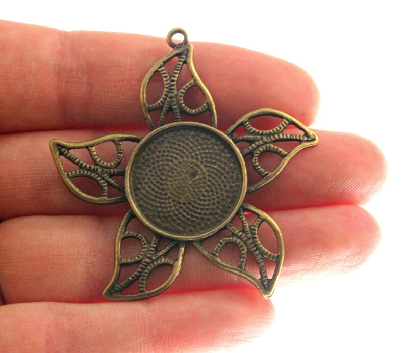 Vintage Bronze Holds 20mm cabochon Star Pendant Setting