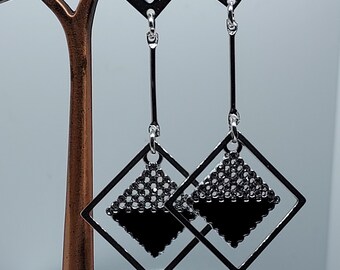 Pendientes colgantes con forma de diamante, pendientes colgantes con diamantes de imitación, pendientes negros y plateados, pendientes colgantes largos, pendientes con diamantes de imitación negros,