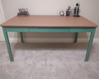Vintage 1950&#39;s Shaw Walker writing desk, *LOCAL P/U ONLY*, Shaw Walker Desk, Sage Green, Faux Leather Top, Metal Age Desk, Art Deco Desk
