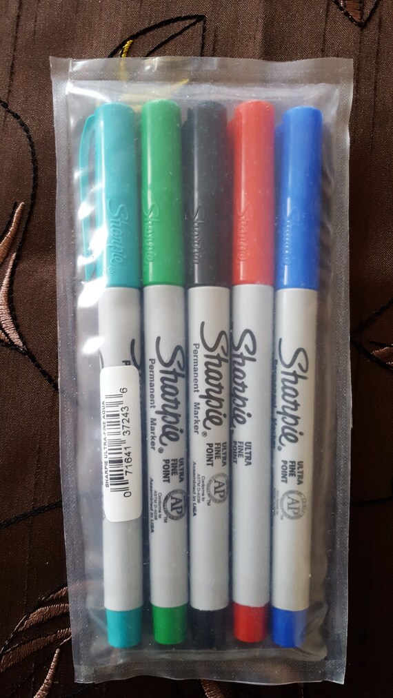 fine point coloured pens