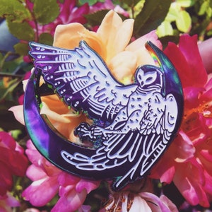 Celestial, Mond, Eule, Stolas, Harajuku, Mond, Silber, Emaille-Pin von Lolas Kunst