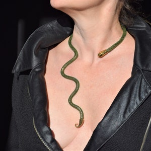 Long snake necklace, Gold serpent choke, Green snake FLEXIBLE, BENDABLE reptile choker, Snake jewelry, Serpent jewellery image 3