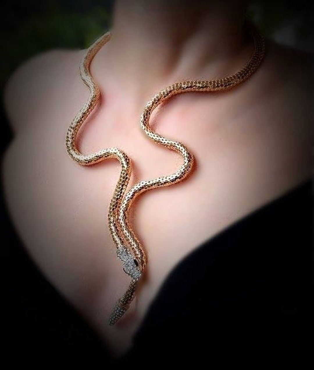 Gold Choker Necklace - Snake - Fashion Jewellery - Gold Choker Necklace at  Rs 1350.00 | गोल्ड चोकर नेकलेस, सोने का चोकर वाला हार - Jewellery Hat,  Meerut | ID: 2850260893591