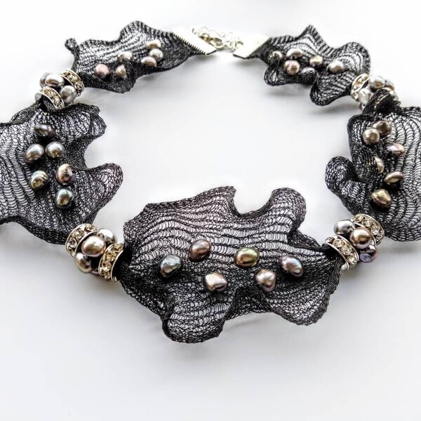 Ras de cou en dentelle noire, collier de vraies perles, manchette en dentelle métallique, tour de cou en strass, collier tendance en maille crochetée, bijoux en perles, bijoux de bal de promo