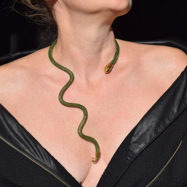 Long snake necklace, Gold serpent choke, Green snake FLEXIBLE, BENDABLE reptile choker, Snake jewelry, Serpent jewellery