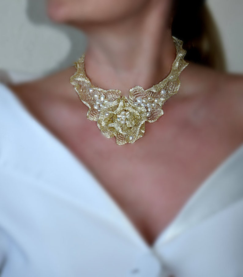 Real pearl choker Pearl choker necklace Trendy choker pearl Bridal Choker Lace choker Floating necklace Trending now 7th Anniversary gift