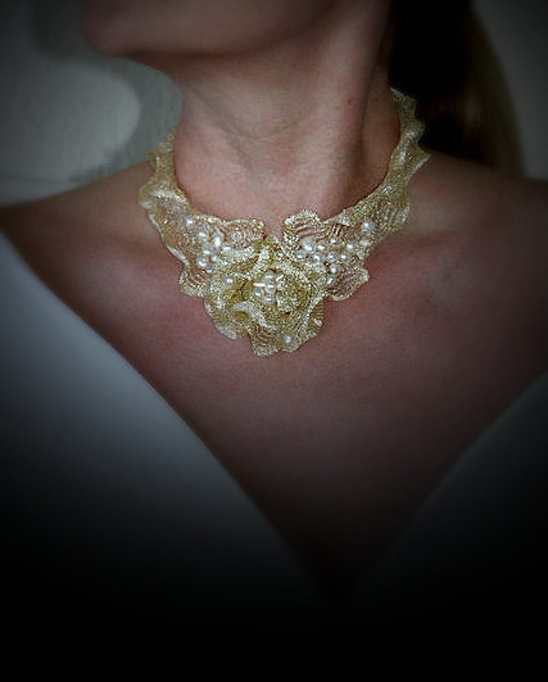 Real pearl choker Pearl choker necklace Trendy choker pearl Bridal Choker Lace choker Floating necklace Trending now 7th Anniversary gift