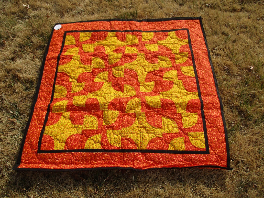 Drunkard Path Baby Quilt Etsy