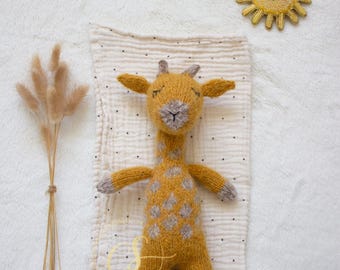 Giraffe Softie Knitting Pattern, Stuffed Animal Toy easy knit  (PDF Pattern)