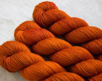 pumpkin - sock blend - hand dyed yarn sock yarn sock fingering yarn merino wool 4ply sock speckled 100g