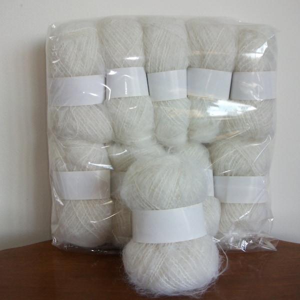 White Mohair Yarn DK 2's NM Mohair/Wool/Nylon 78/13/9 50g ball