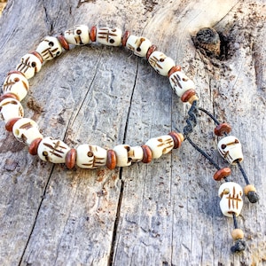 Natural Bone Skull Tribal Bracelet - Hand Carved Yak Bone Skull Bracelet - Nepalese Bone Skull Amulet Wristlet - Schädel Armband