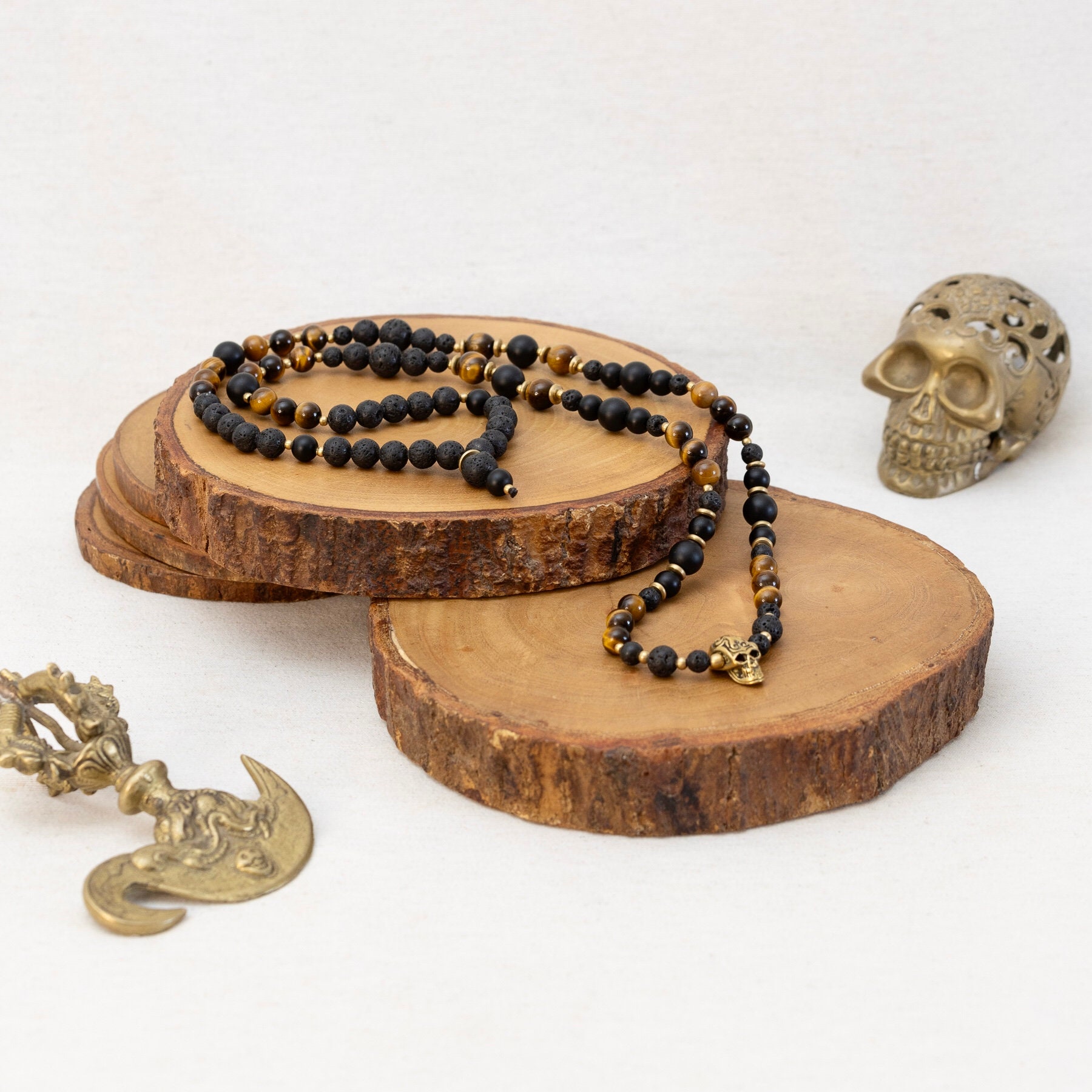 Bracelet Pierre De Lave Et Tête De Mort 8mm