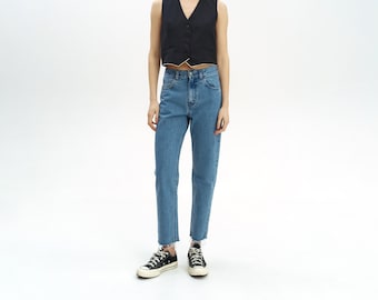 Cropped Mom Jeans, Vintage Jeans for Women, Trendy 2023 Jeans, Old Navy Jeans Women, Jeans for Mom, Frayed Blue Classic Jeans