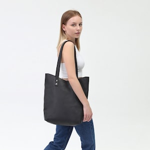 west village bag - soft taupe leather – girl of the earth