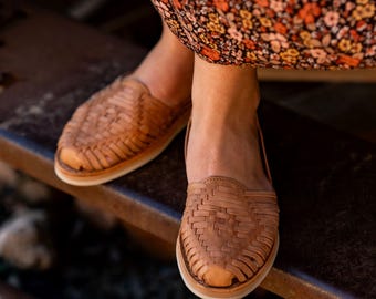 Sandalias Huarache de piel hechas a mano / Bailarinas tejidas color beige - MELONE