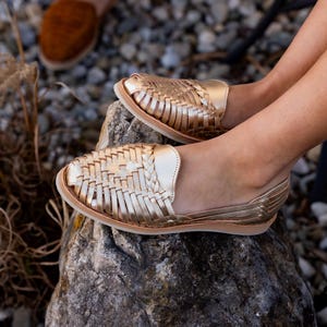 Gold Leather Huarache Sandals for Women | Handmade Summer Shoes | Flat Boho Sandals | Mexican Leather Footwear | SAPOTE