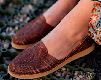 Sandali Huarache da donna in pelle marrone scuro / Scarpe estive fatte a mano / Sandali bassi boho / Calzature messicane in pelle / PITAYA
