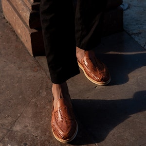 Huarache Sandals Men, Handmade Leather Men's Sandals, Leather Flip-Flops, Summer Shoes, Leather Flat Shoes RAMBUTAN image 3