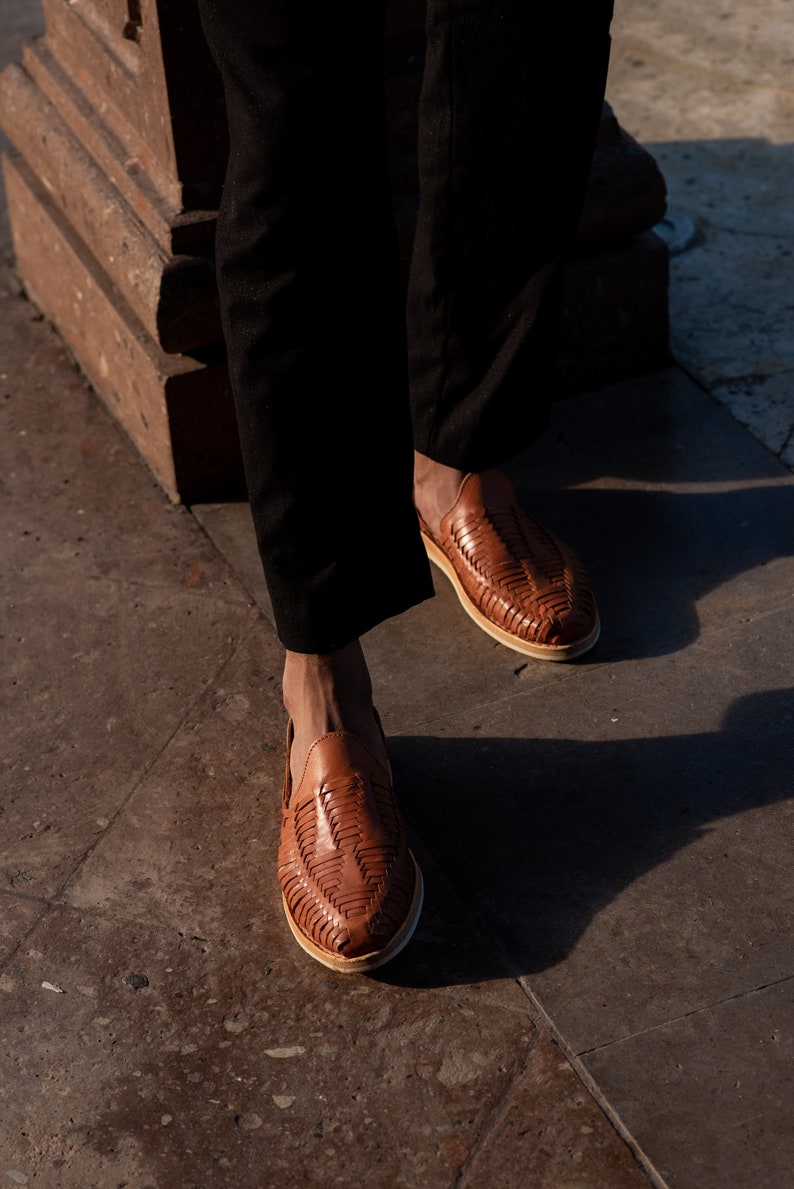 Sandalias Huarache Hombres, Sandalias de Hombre de Cuero Hechas a Mano, Chanclas de Cuero, Zapatos de Verano, Zapatos Planos de Cuero / RAMBUTAN imagen 3