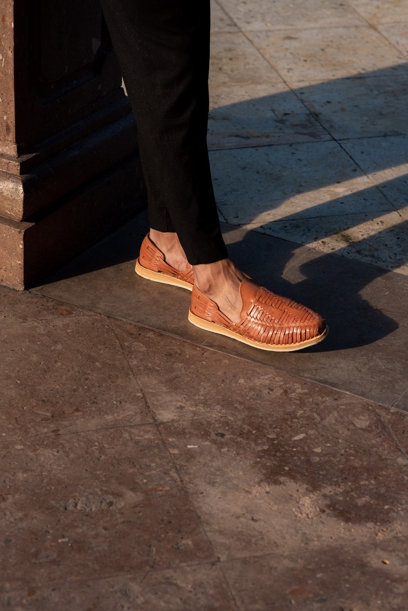 Huarache Sandals Men, Handmade Leather Men's Sandals, Leather Flip-Flops, Summer Shoes, Leather Flat Shoes RAMBUTAN 画像 2