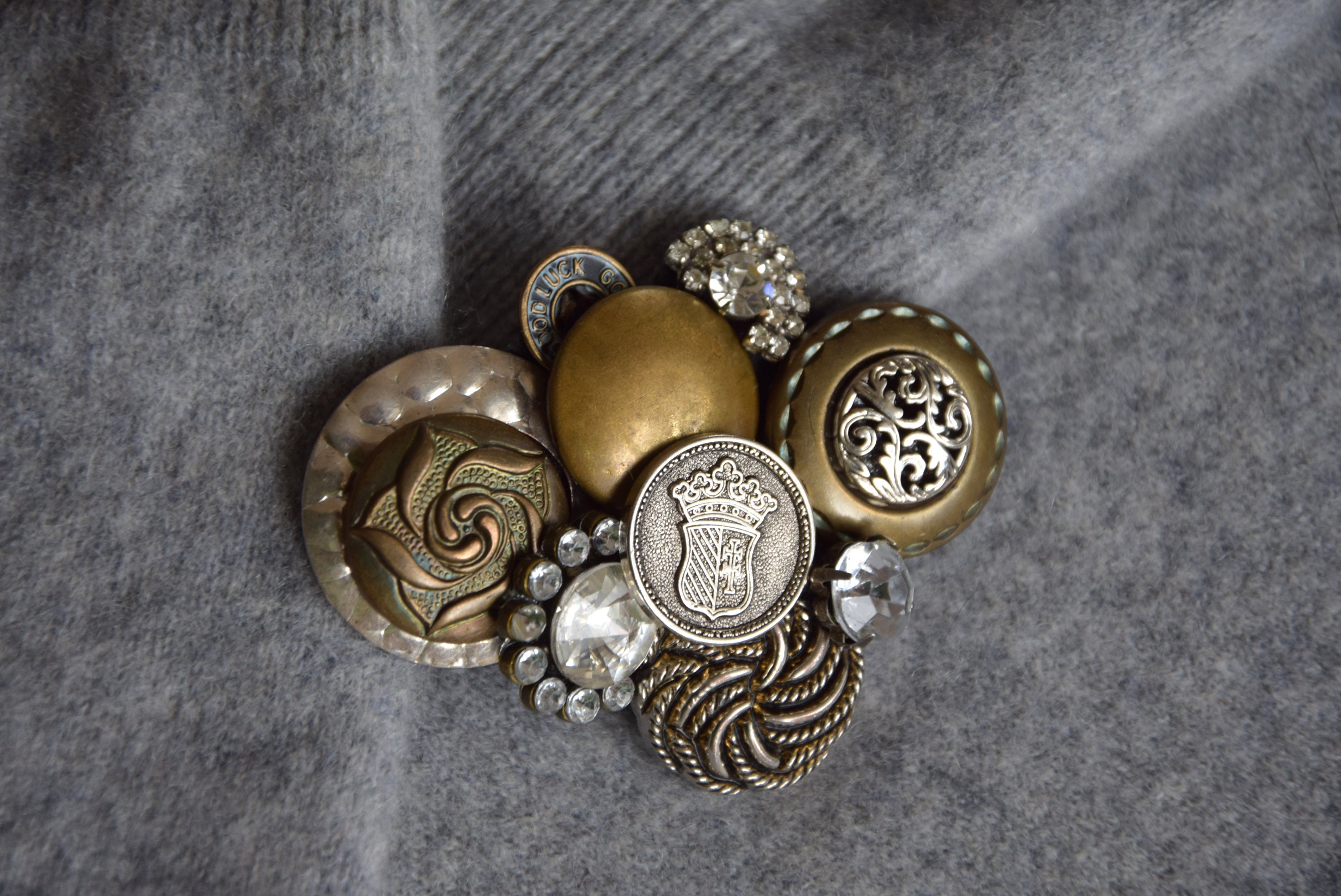 Brooch style buttons best sale