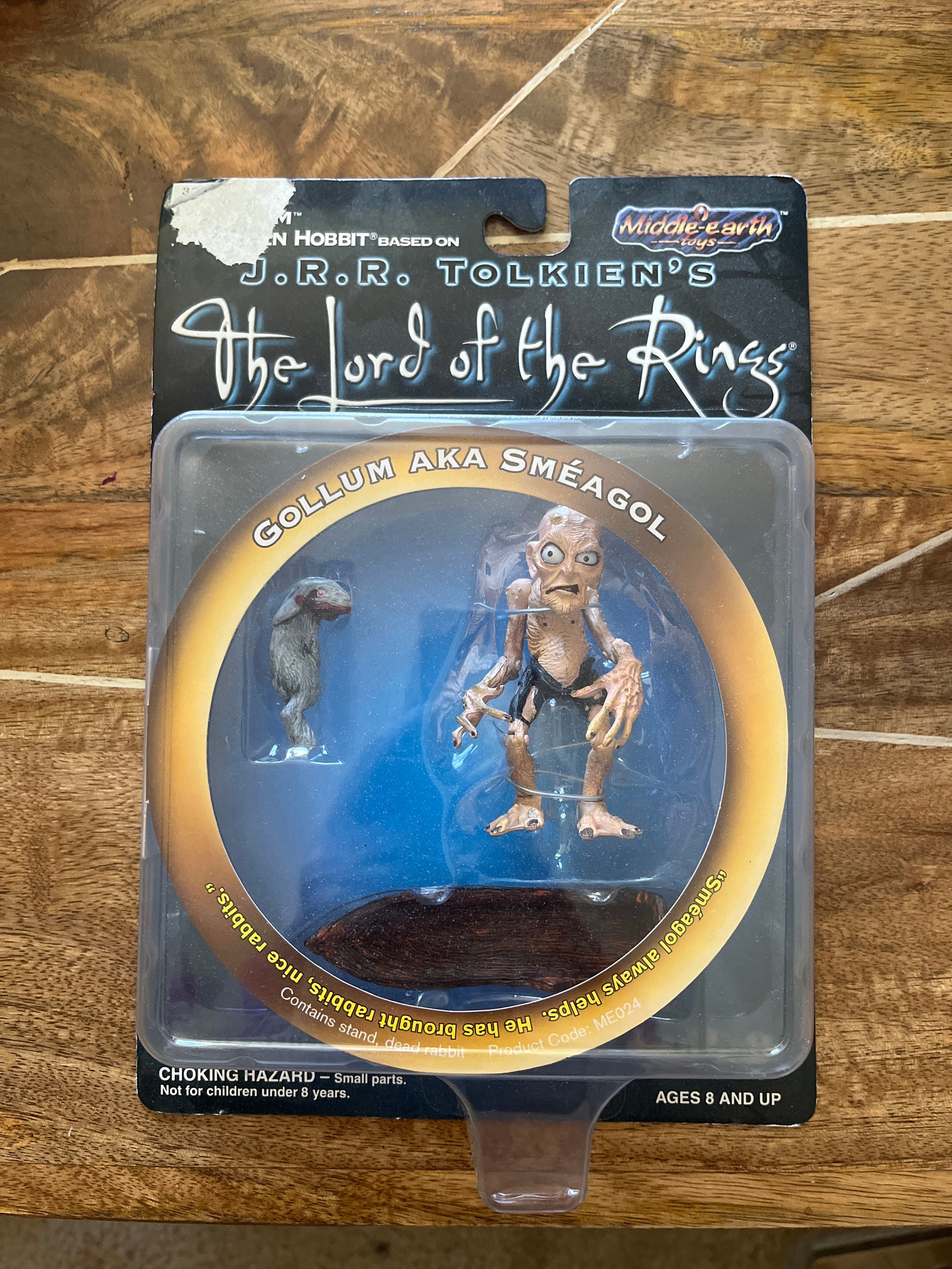 Lord of the Rings GOLLUM with sound base toy biz complete hobbit