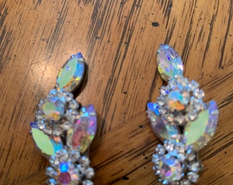 Weiss Rhinestone clip en pendientes