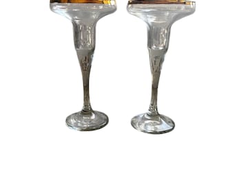 Copa de champán MCM Coupe con borde dorado, tallo parcialmente hueco, 6 1/2” de alto. Dos