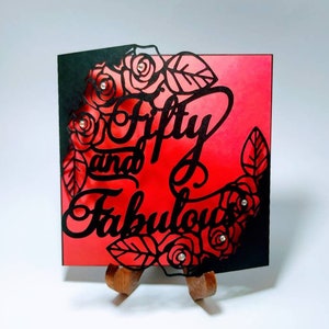 SVG-bestand knippen Cricut Fifty & Fabulous Gate Fold uitnodiging 50e jaar oude verjaardagsfeestje jaren vijftig rozen kaart Silhouette Cameo lasergesneden DXF