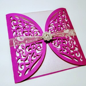 File SVG Cricut Gate Fold Card Arabesque Swirly Design Matrimonio Dolce 16 Invito Quinceanera File di taglio laser Silhouette Cameo DXF