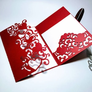 Invito a nozze con taglio laser SVG 5x7, biglietto tascabile a tre ante, file di taglio Cricut, Silhouette Cameo, design a vortice a forma di cuore, invito SVG per San Valentino