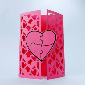 Valentinstag Karte Cricut SVG Layered Cut Datei Herz Puzzles svg svg Valentinstag DIY Karte Valentinstagskarte Laser Cut Silhouette Cameo dxf
