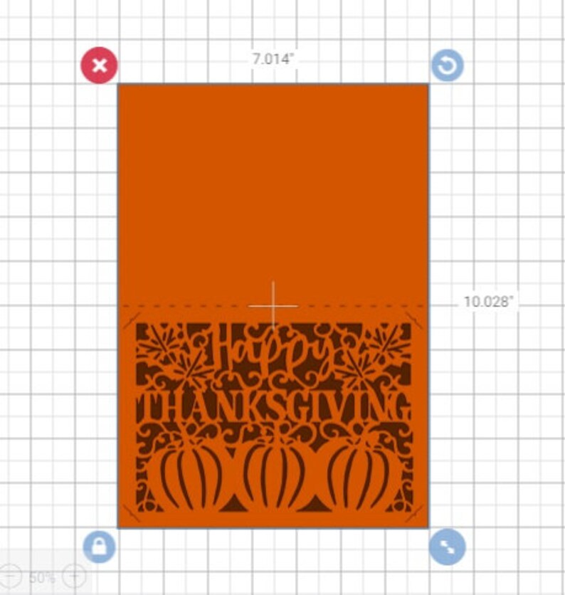Puede incluir: Tarjeta naranja con un dise&ntilde;o recortado que presenta las palabras "Feliz D&iacute;a de Acci&oacute;n de Gracias" y tres calabazas. La tarjeta mide 17,82 cm por 25,47 cm.