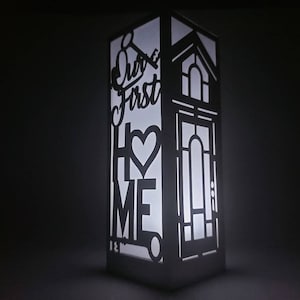 Unser erstes Haus Laterne Vorlage SVG Cricut Neues Haus Home Sweet Home Schnittdateien Silhouette Cameo Papier Lanter Vorlage SVG Einweihungsparty Dekor