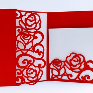 Modelo SVG Cartão de bolso dobrável em três partes Convite Cricut Rosas Redemoinhos Arquivo de corte de casamento Corte a laser Silhueta Cameo Cartão romântico de aniversário