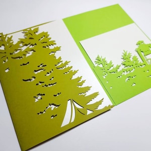 5 x 7 SVG faire-part de mariage découpé au laser arbre de camping carte à trois volets fichier de coupe Cricut Silhouette Cricut camping mariage forêt carte artisanat en papier