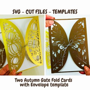 Op de afbeelding: Twee herfst-geïnspireerde gatefold-kaarten met een pompoen- en eikelontwerp. De kaarten zijn goud en bruin en hebben een wit interieur. De afbeelding bevat ook een envelopsjabloon.
