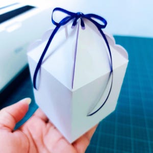 SVG ファイル 基本 BOX ギフト ボックス Cricut カット ファイル 初心者向け レーザー テンプレート シルエット カメオ SVG 記念品 最初の Cricut プロジェクト ビデオ チュートリアル