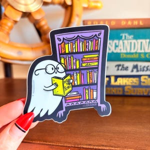 Vinilo adhesivo de libros de terror: Fantasma de Halloween, regalo para amantes de los libros, arte original de Lydia Jean