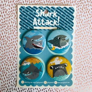 Niedliche Hai Pin oder Hai Magnet Sets | Geschenk für Hai Liebhaber | Hai Geschenk | Hai Angriff