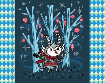Könnte beinhalten: Eine Cartoon-Illustration eines grauen, gehörnten Wesens mit einem roten Schal und einem Rucksack, das in einem schneebedeckten Wald mit blauen Bäumen und roten Ornamenten steht.