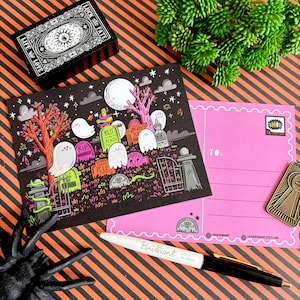 Haunted Cemetery Postkarten (4 Stück) | Halloween Postkarten | Pen Pal Postkarten Set für die gruselige Jahreszeit | Postcrossing | Halloween-Kunst