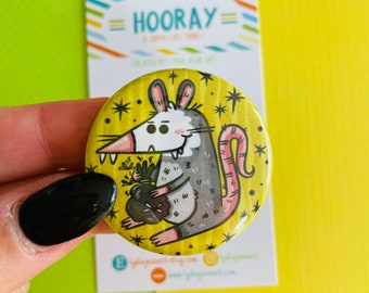 Guzik Possum | Przypinki Possum | Magnes Possum | Opos | Uroczy Possum | Oryginalna sztuka autorstwa Lydii Jean Art