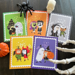 Spooky Kinda Love Valloween Postcard Set | Postcard set for kids | Cute Postcards | Halloween Postcards