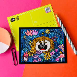 Cartes postales Bigfoot dans les fleurs (pq) | de cartes postales Cryptid | Jeu de cartes postales Pen Pal pour enfants