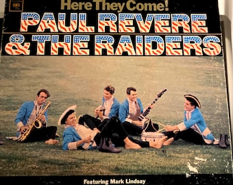 Paul Revere & The Raiders - Here They Come, preowned 12” 33Lp vinyl, Columbia CL 2307