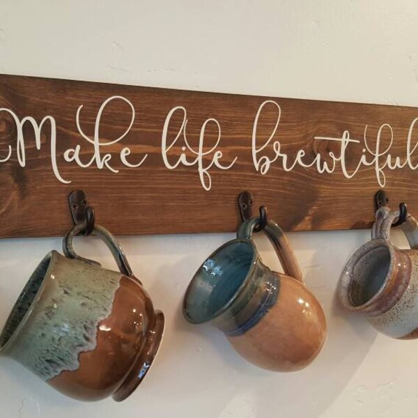 Coffee bar, portabicchieri, housewarming e regali di nozze, Decor rustico, segni personalizzati, regali di caffè, regali di nuova casa, rendere la vita Brewtiful