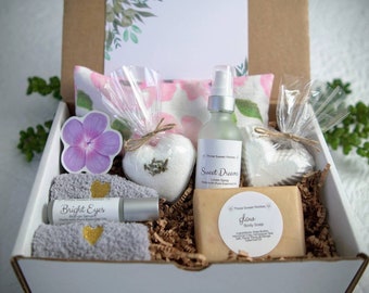 Hug in a Box Spa Kit- Organic and limited ingredient skincare with no artificial fragrances *Thoughtful and Luxurious Care Package*