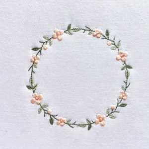 Dainty Wreath of Flowers embroidery  Circle of flowers machine embroidery design. Simple floral monogram frame 3 sizes. Instant download